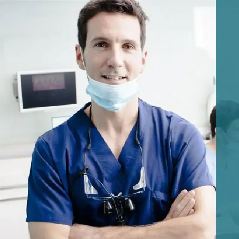 Dr(a). Dr. Julian Vance, DDS - Especialista en Implantología y Cirugía Reconstructiva